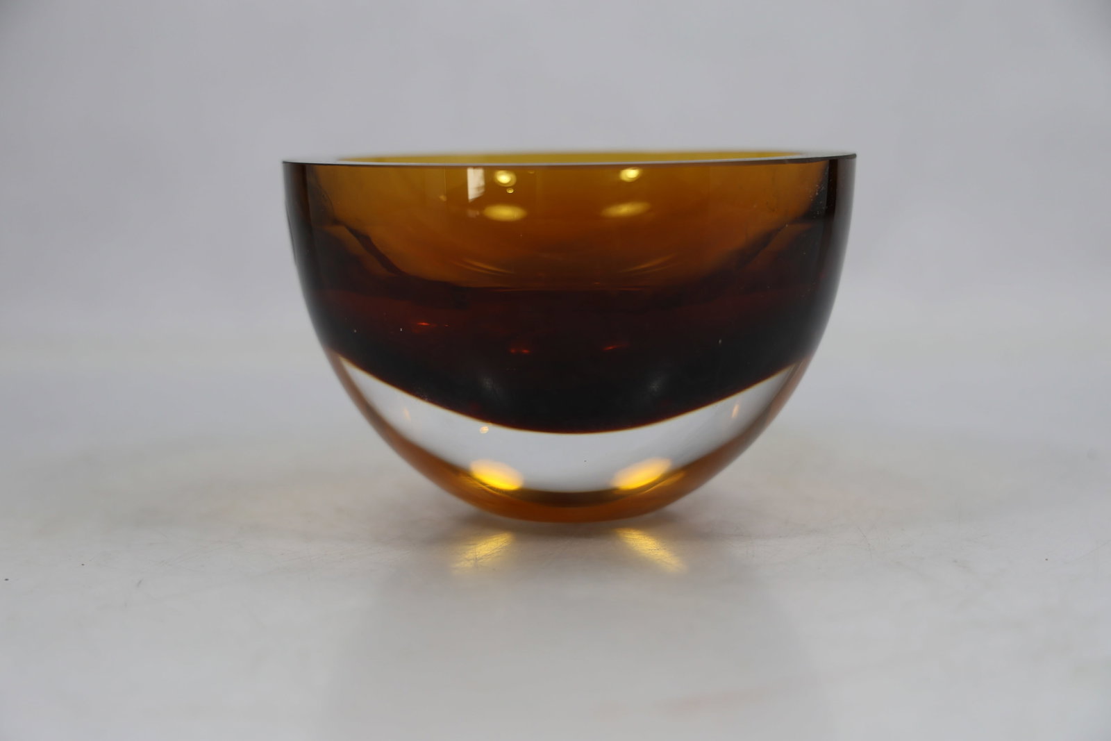 Vintage Signed Murano Thick Walled Sommerso Glass Bowl Amber, Brown, Clear: Vintage Signed Murano Thick Walled Sommerso Glass Bowl Amber, Brown, Clear size: 3.75h 6w S:A** Important Auction information:**** All lot descriptions in this auction were generated using artificial 