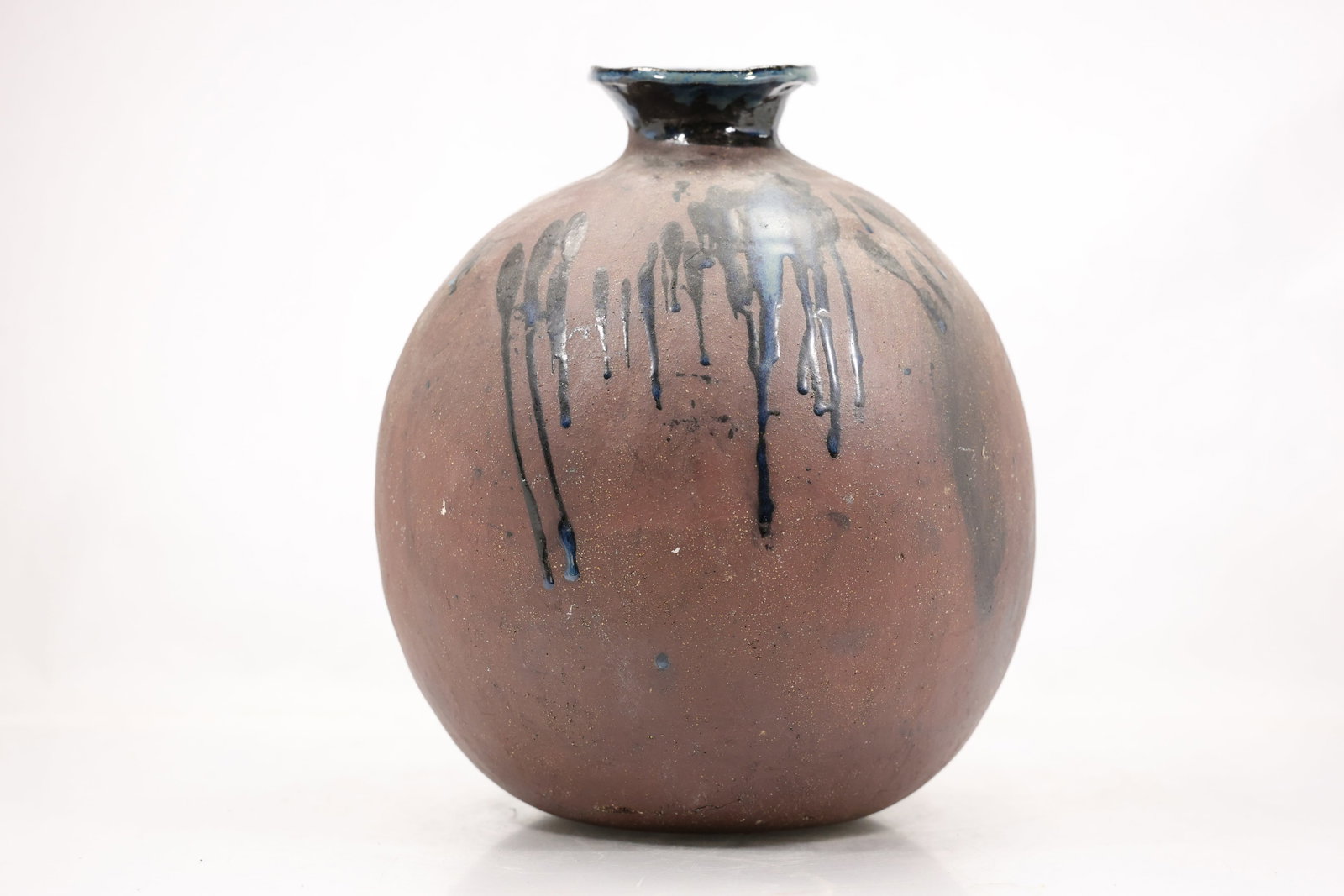 Large Round Earthware Pottery Vase - See photos for damage (1 of 14)
