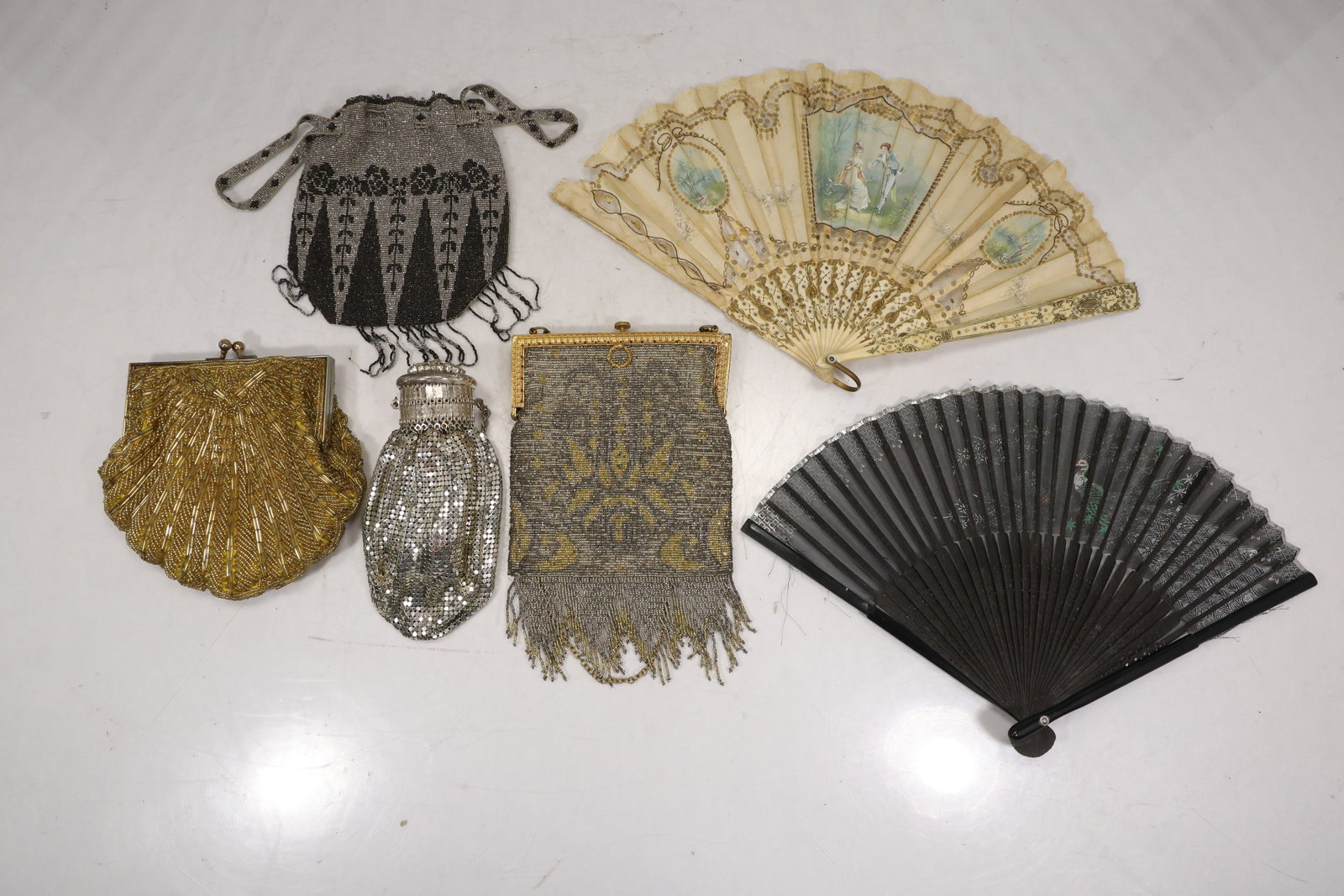 Group of Vintage Ladies Evening Bags and Folding Hand Fans (1 of 9)