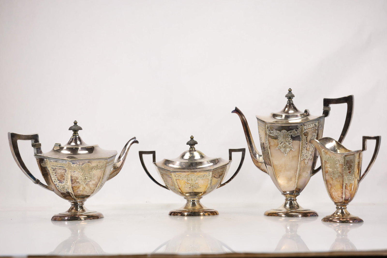 Barbour Silver Co Pattern 5314 Antique Silverplate Tea and Coffee Service (1 of 13)