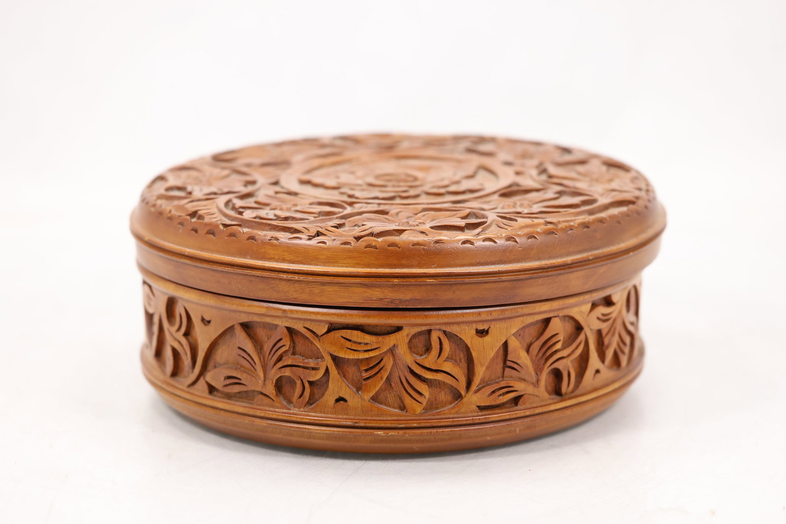Hand-Carved Wooden Trinket Box with Floral Decoration (1 of 12)