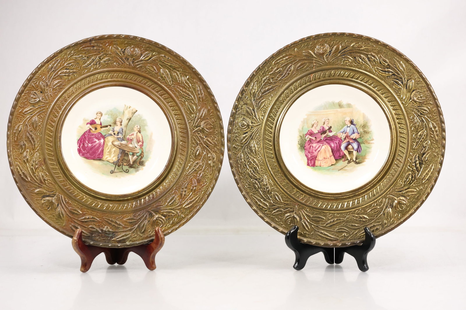 Pair of Alfred Meakin Fragonard Decorative Cabinet Plates in Embossed Metal Frames (1 of 16)