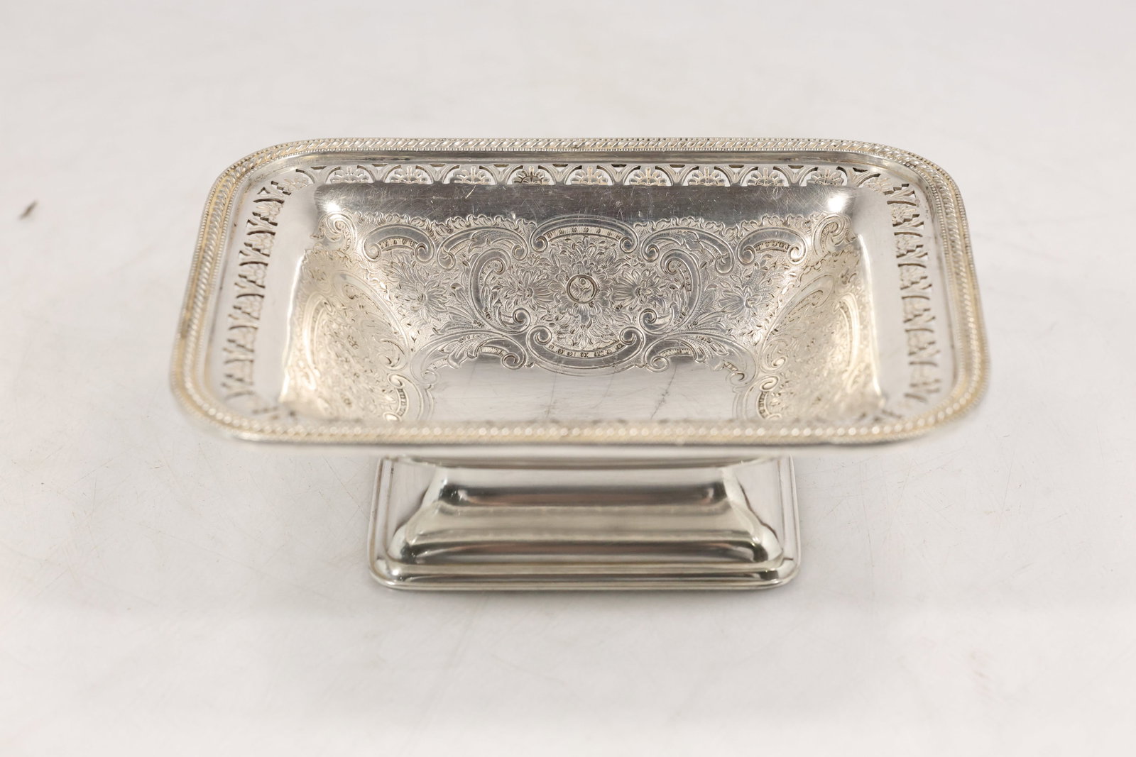 English Silverplate Rectangular Pedestal Serving Dish (1 of 13)