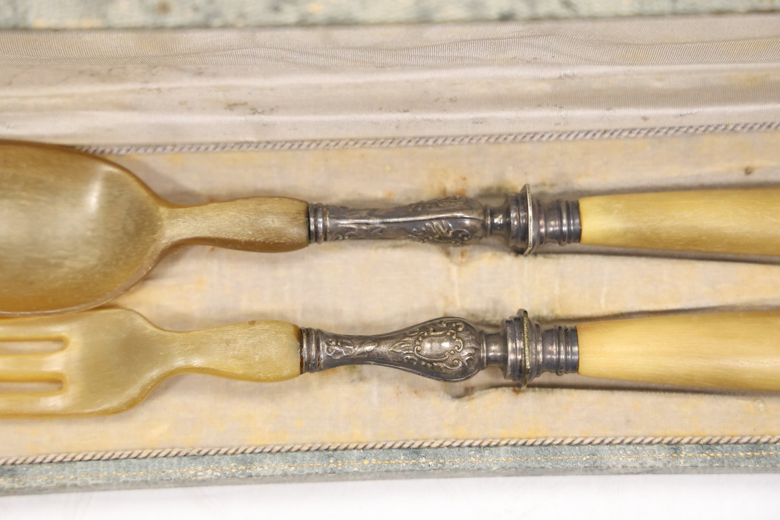 Cased Serving Fork and Spoon Set - 5