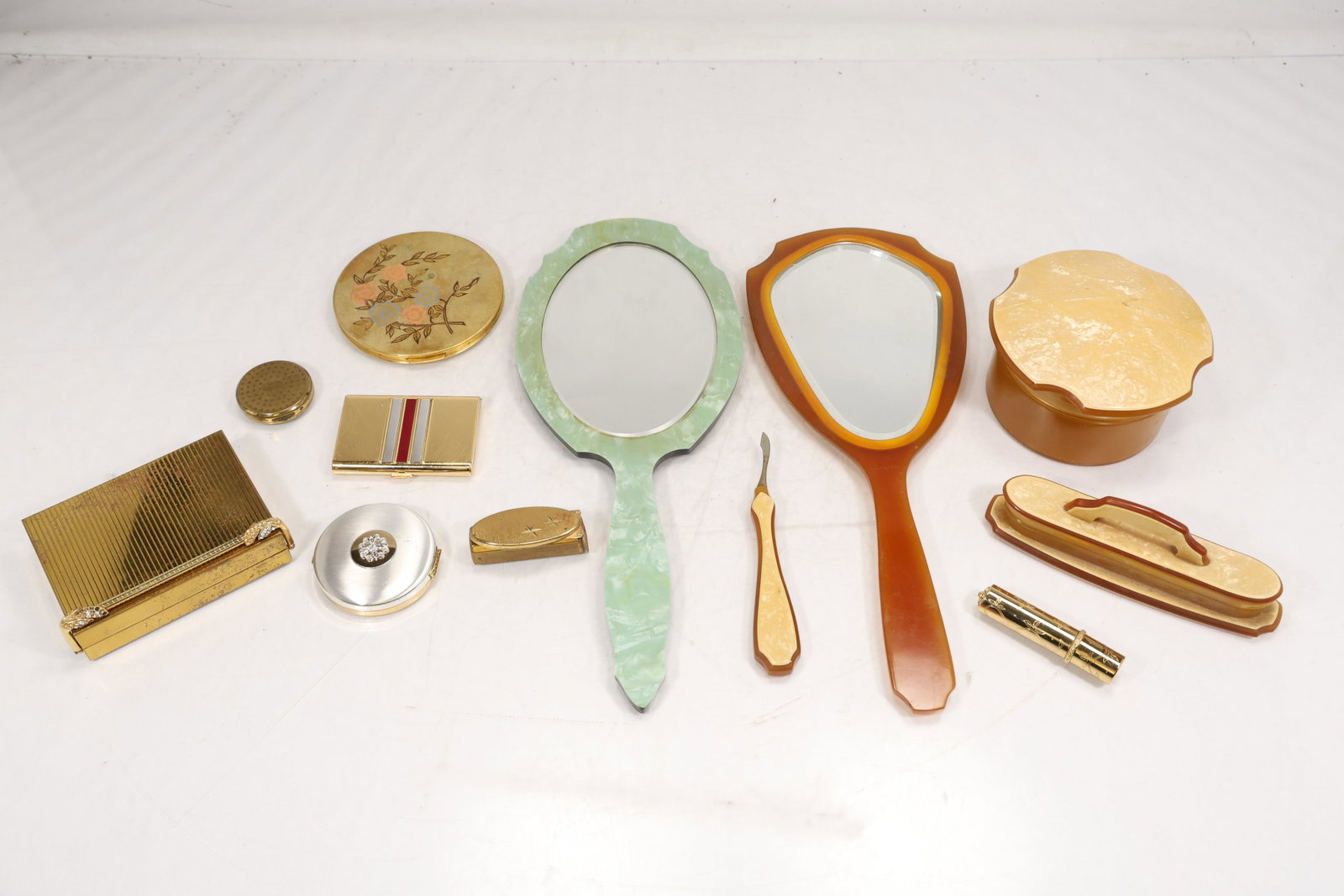 Vintage Faux Mother of Pearl Vanity Accessories Mirrors and Compacts (1 of 20)