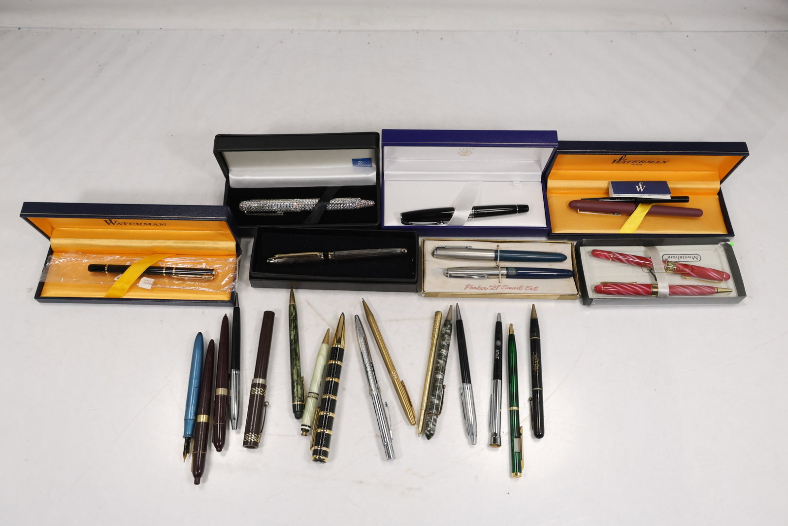Large Assortment of Fountain & Ballpoint Pens with Cases – Mixed (1 of 18)