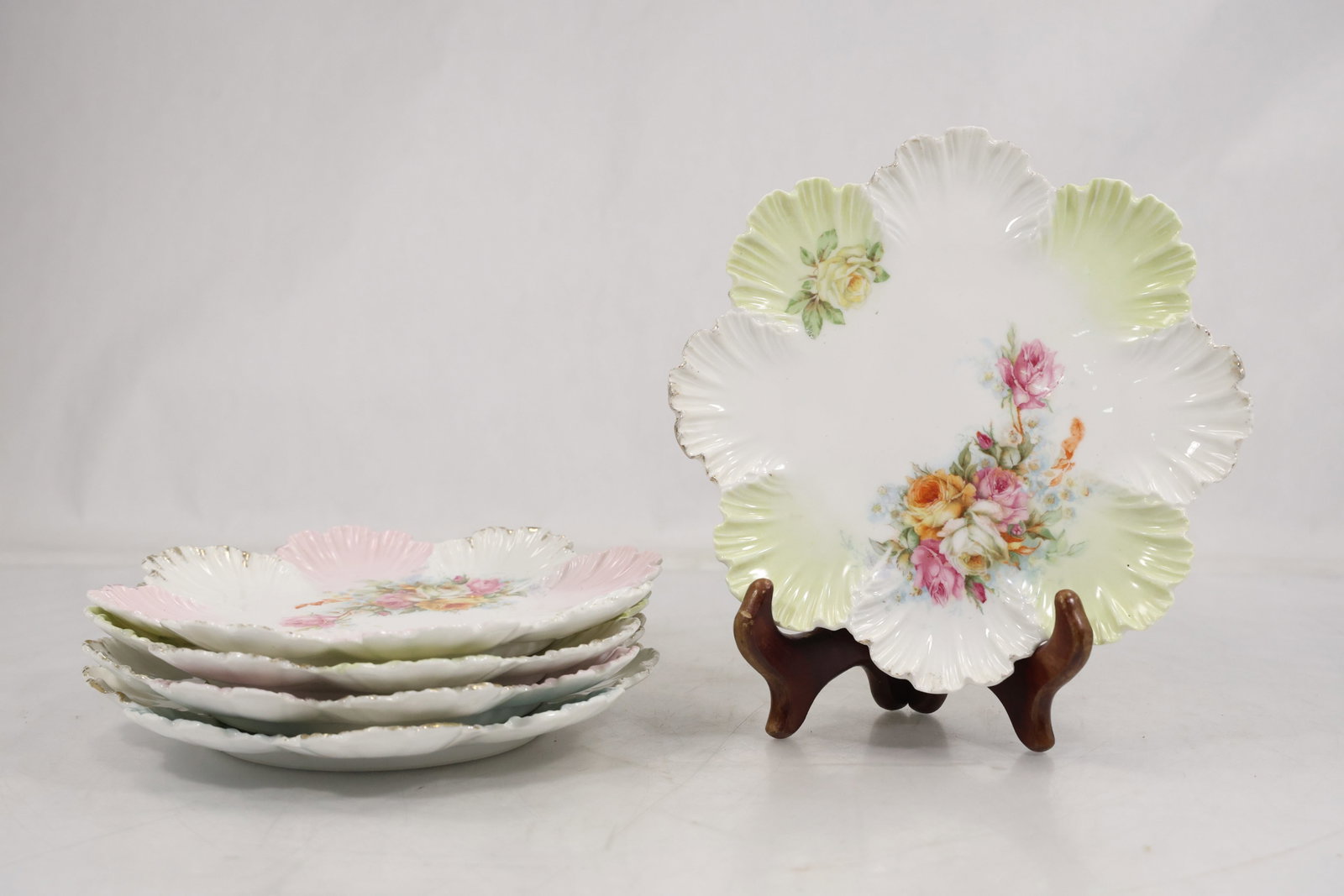 Set of 5 Antique R.S. Prussia Porcelain Luncheon Plates – Floral Decor (1 of 15)