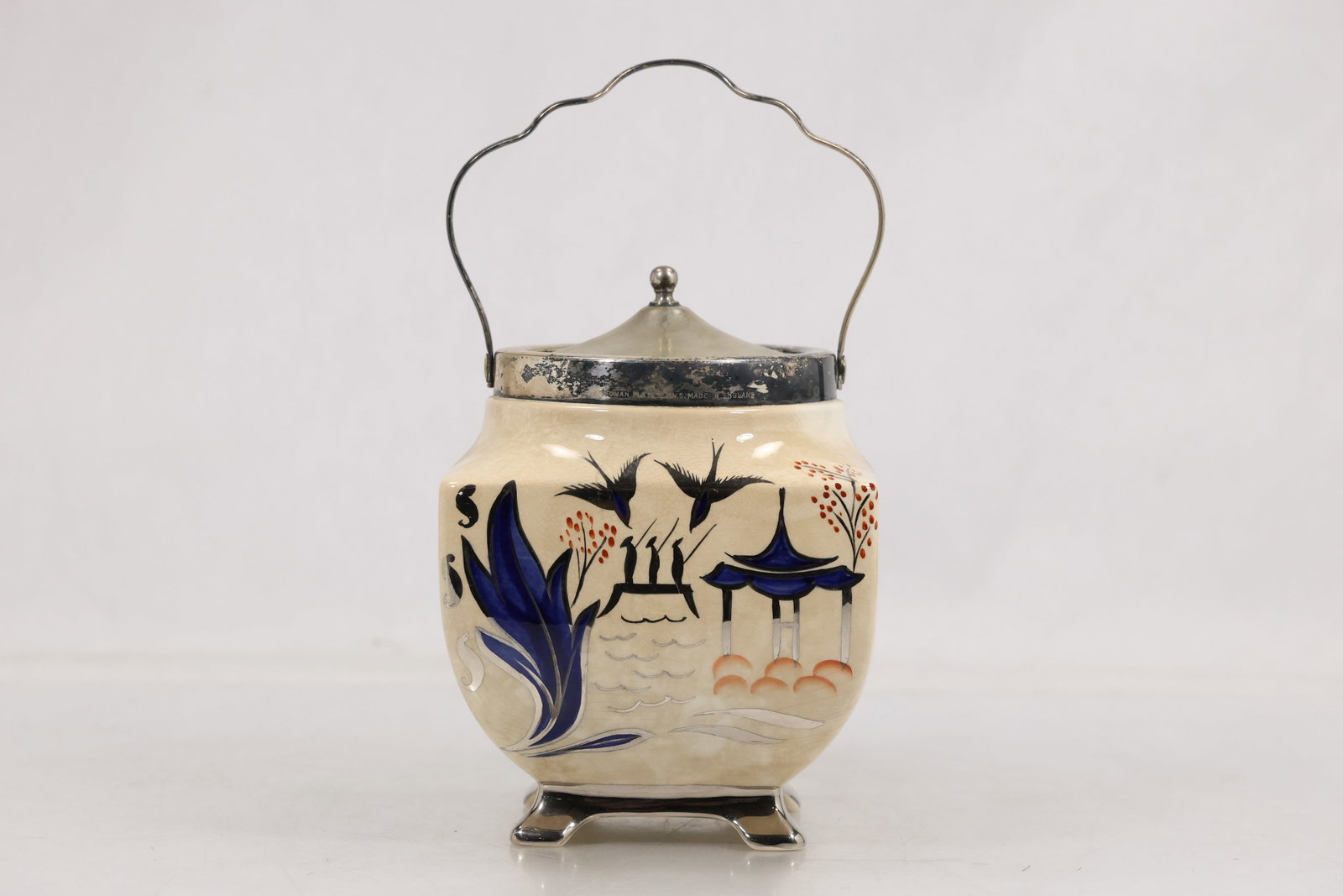 Yeoman Plate Pagoda Hand Painted Biscuit Barrel with Silver Tone Mount and Handle (1 of 14)