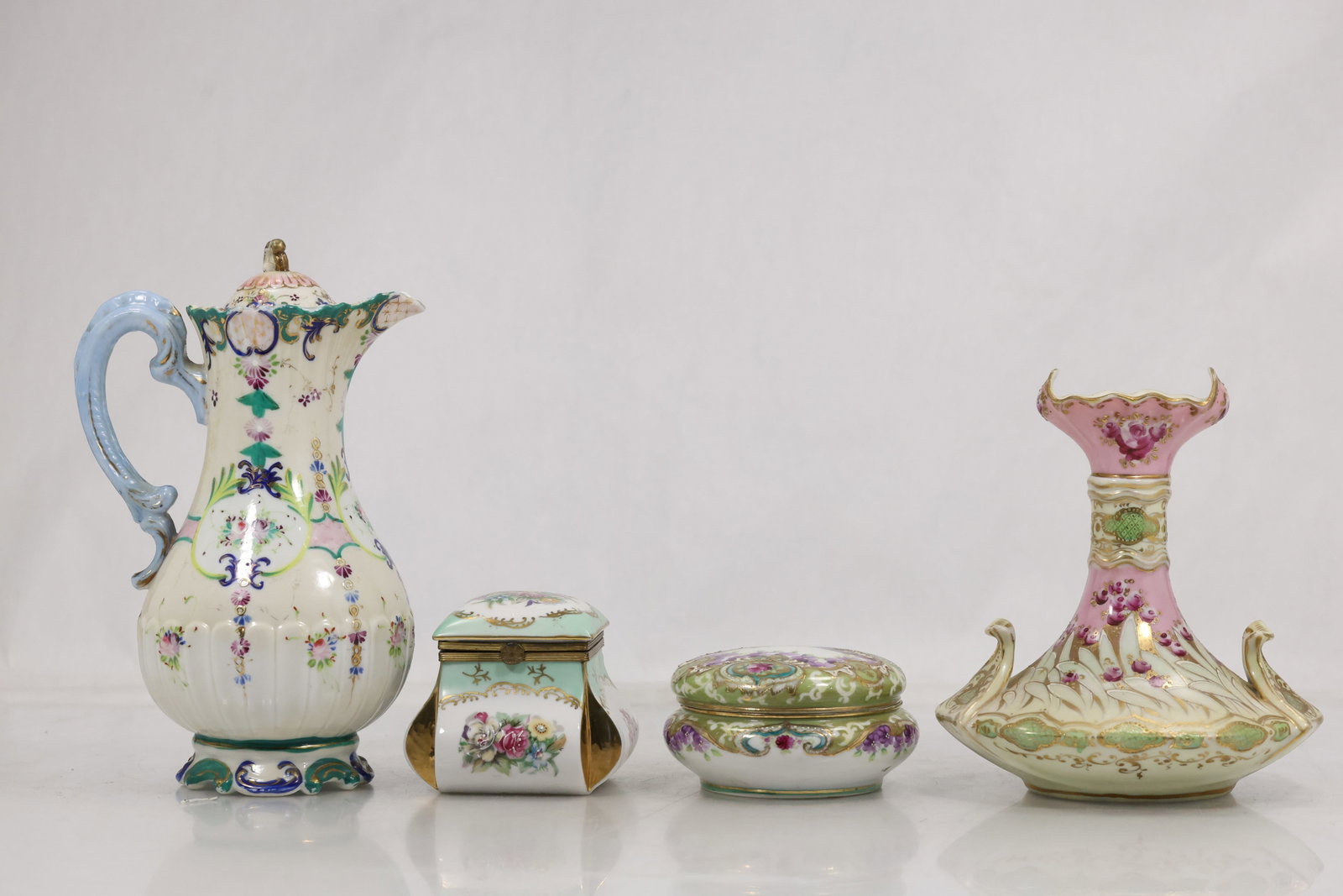 Three Hand Painted Chinese Porcelain Vessels and Boxes (1 of 20)