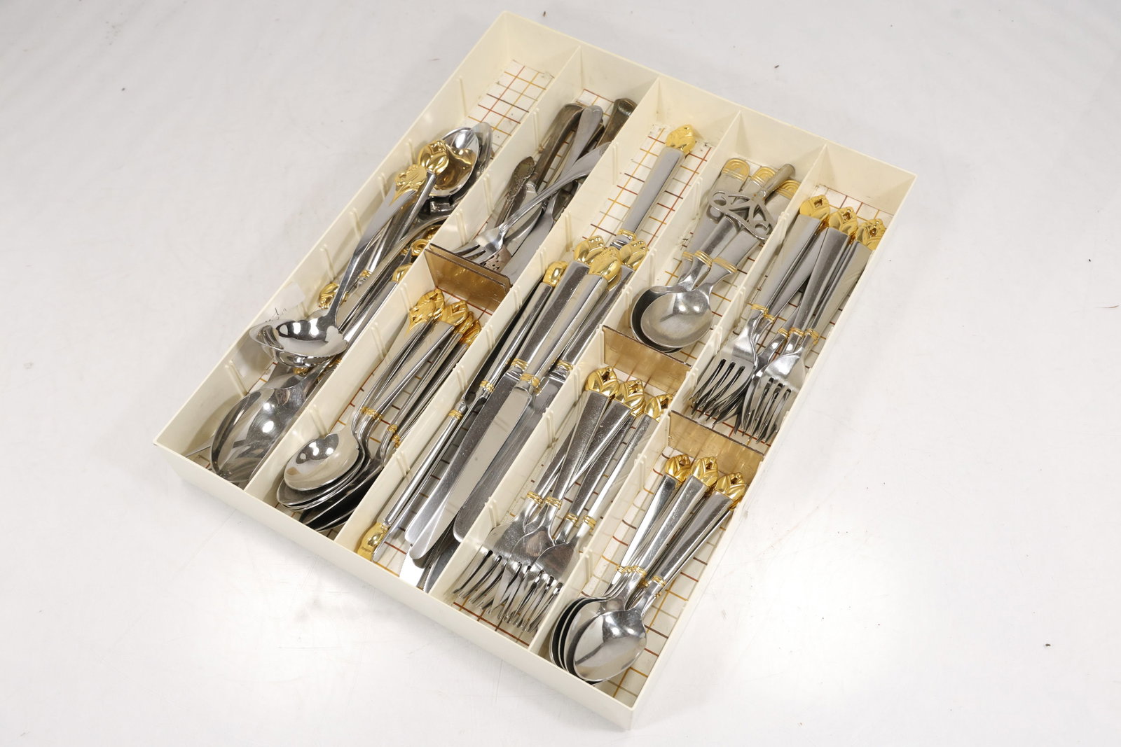 cutlery knives x8, big forks x8, sm forks x8, big spoons x6, sm spoons x10 (1 of 19)