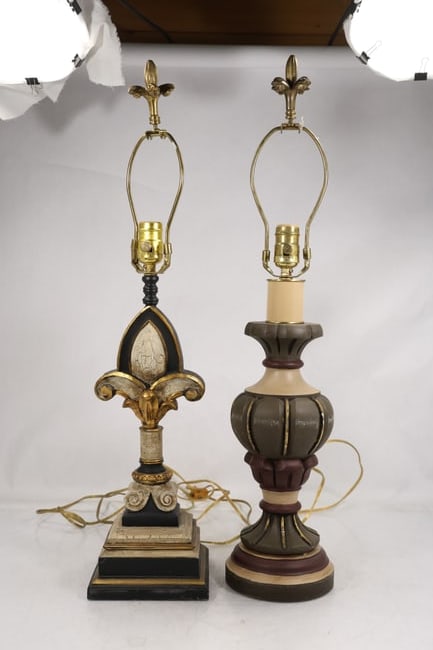 Two Vintage Neoclassical Painted Table Lamps with Fleur de Lis Finials (1 of 16)