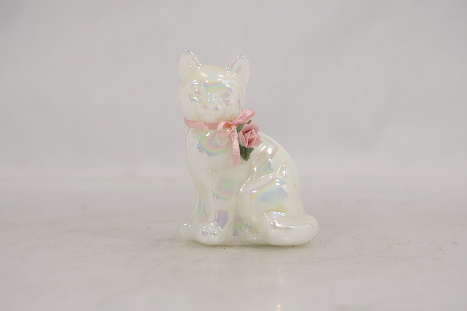 Fenton Iridescent White Glass Sitting Cat Figurine with Pink Ribbon (1 of 12)