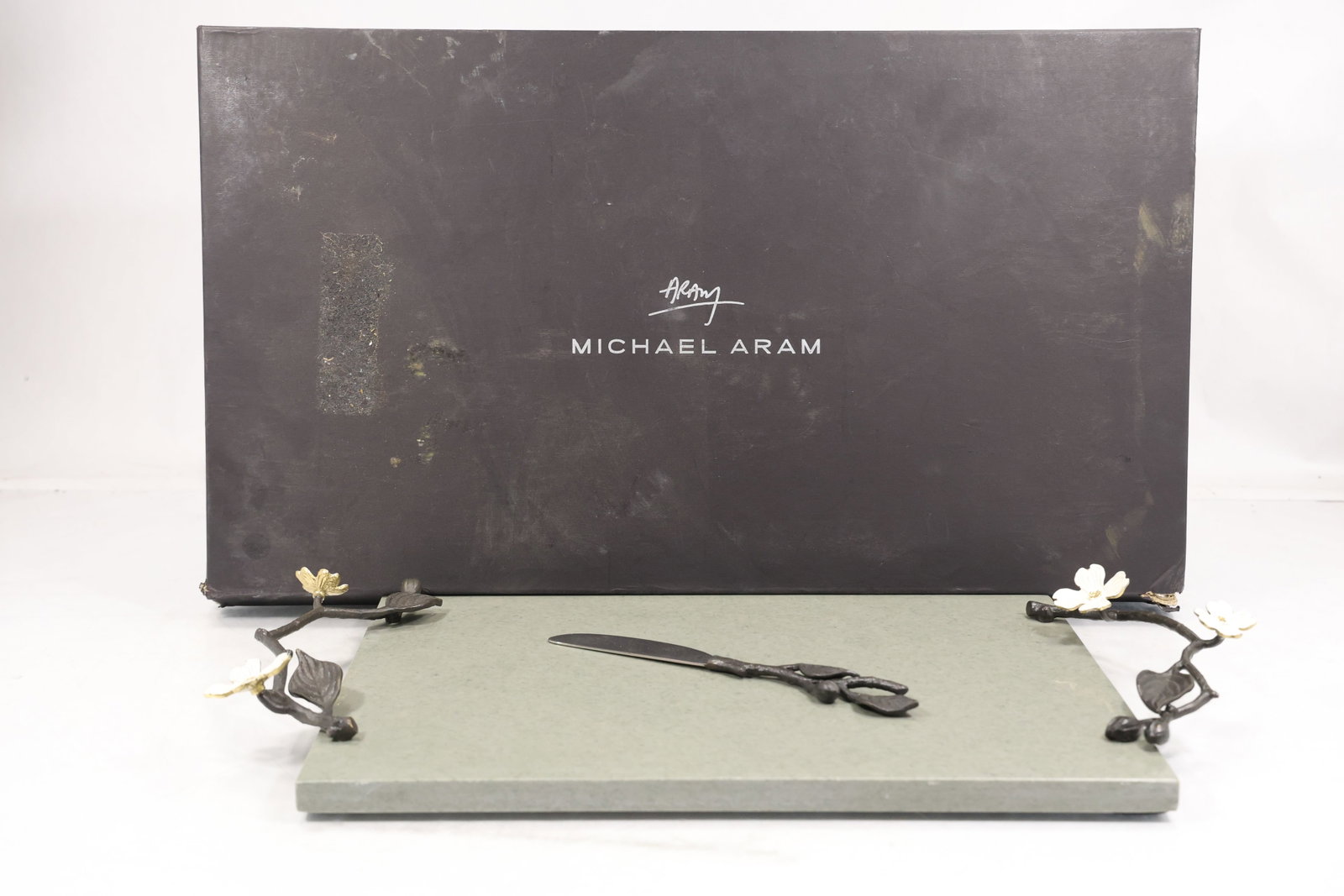 Michael Aram Marble Cutting Board w/ Sculptural Knife – Botanical Design (1 of 18)