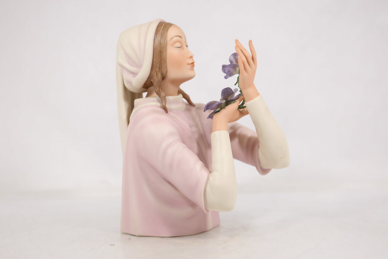 Spanky Creations Limited Edition Woman and Child Figurine 39 of 500 (1 of 16)