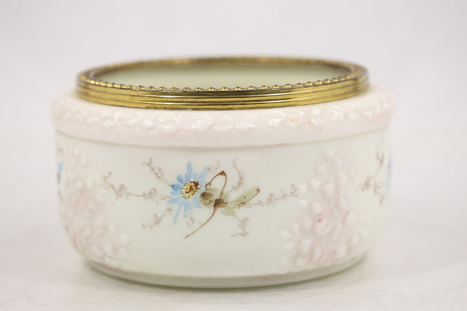 C F Monroe Wave Crest Opal Glass Dresser Box (1 of 13)