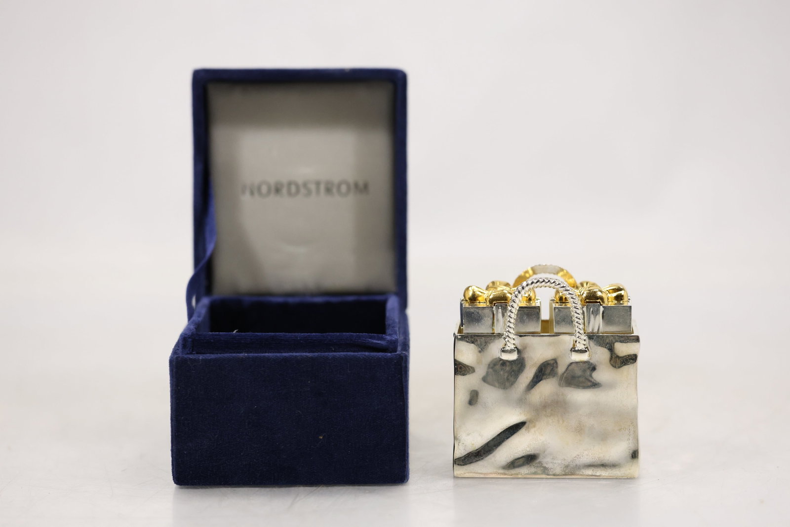 Cased Silver Tone Salt and Pepper Shaker Set (1 of 11)