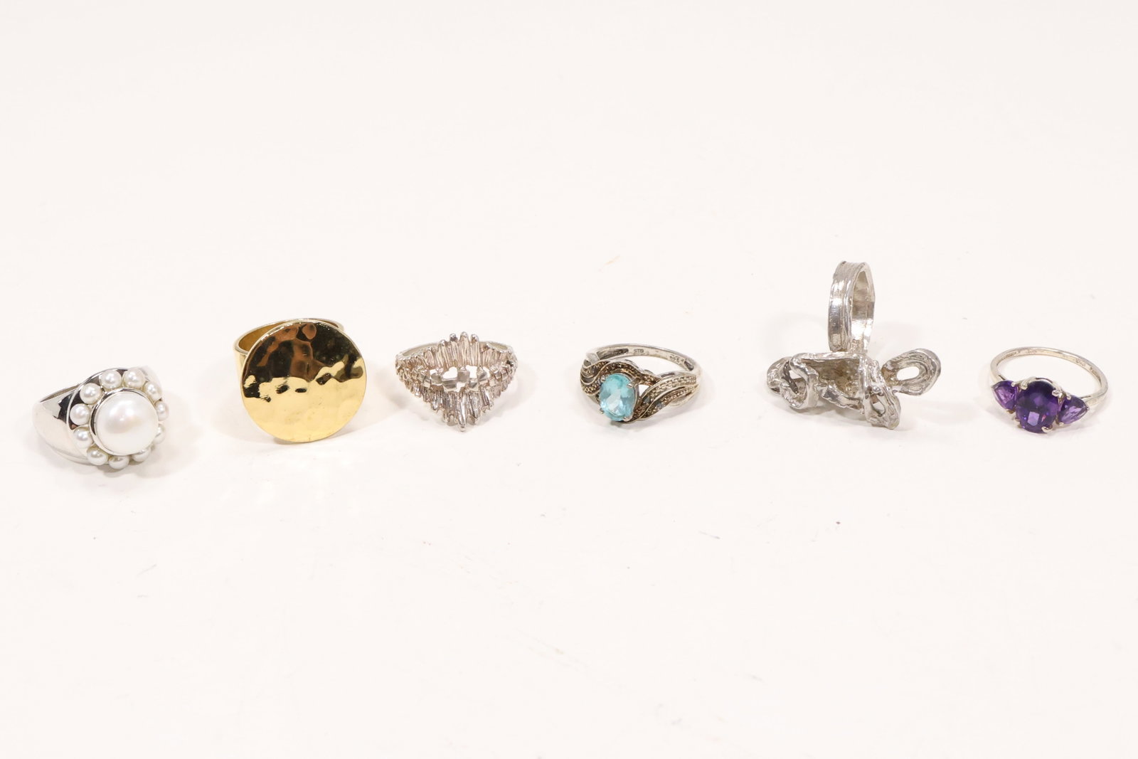 Six Sterling Silver Gemstone and Modernist Rings (1 of 18)