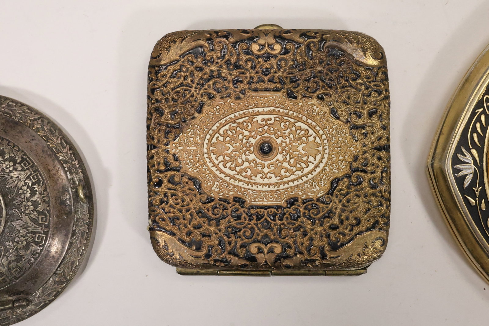 Five Assorted Vintage Powder Compacts - 2