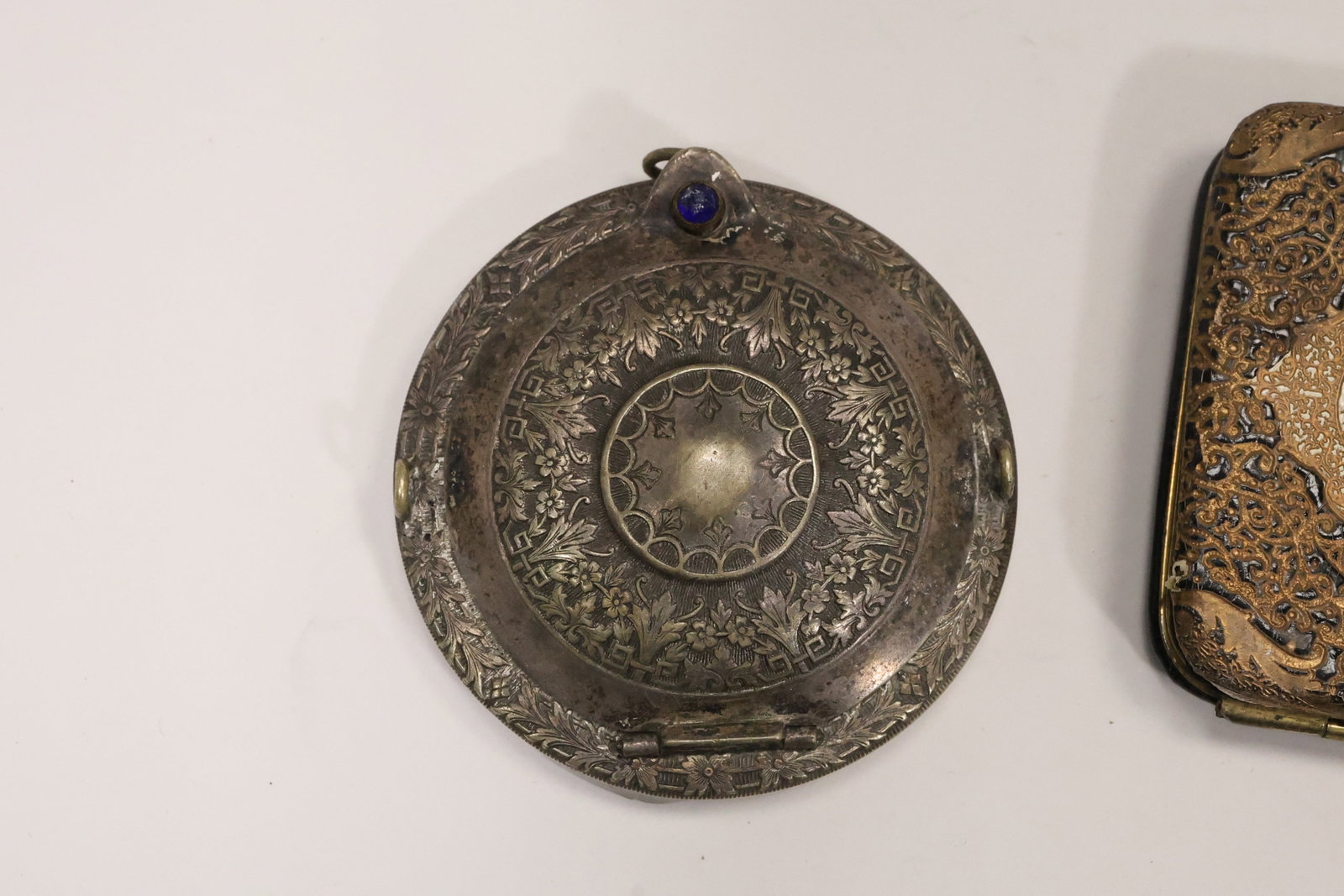 Five Assorted Vintage Powder Compacts - 4