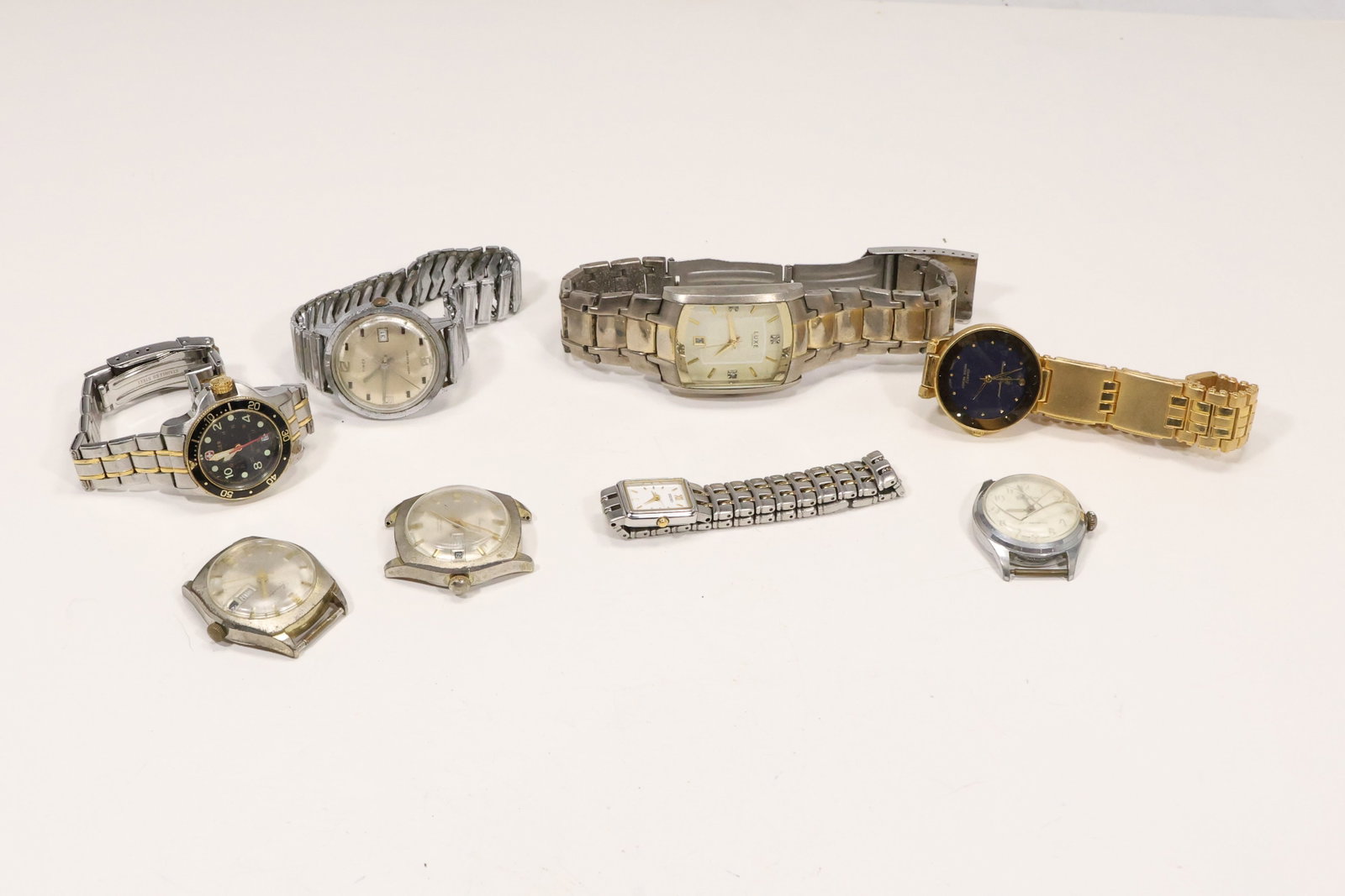 Eight Assorted Wristwatches including Timex Seiko and Wenger (1 of 16)