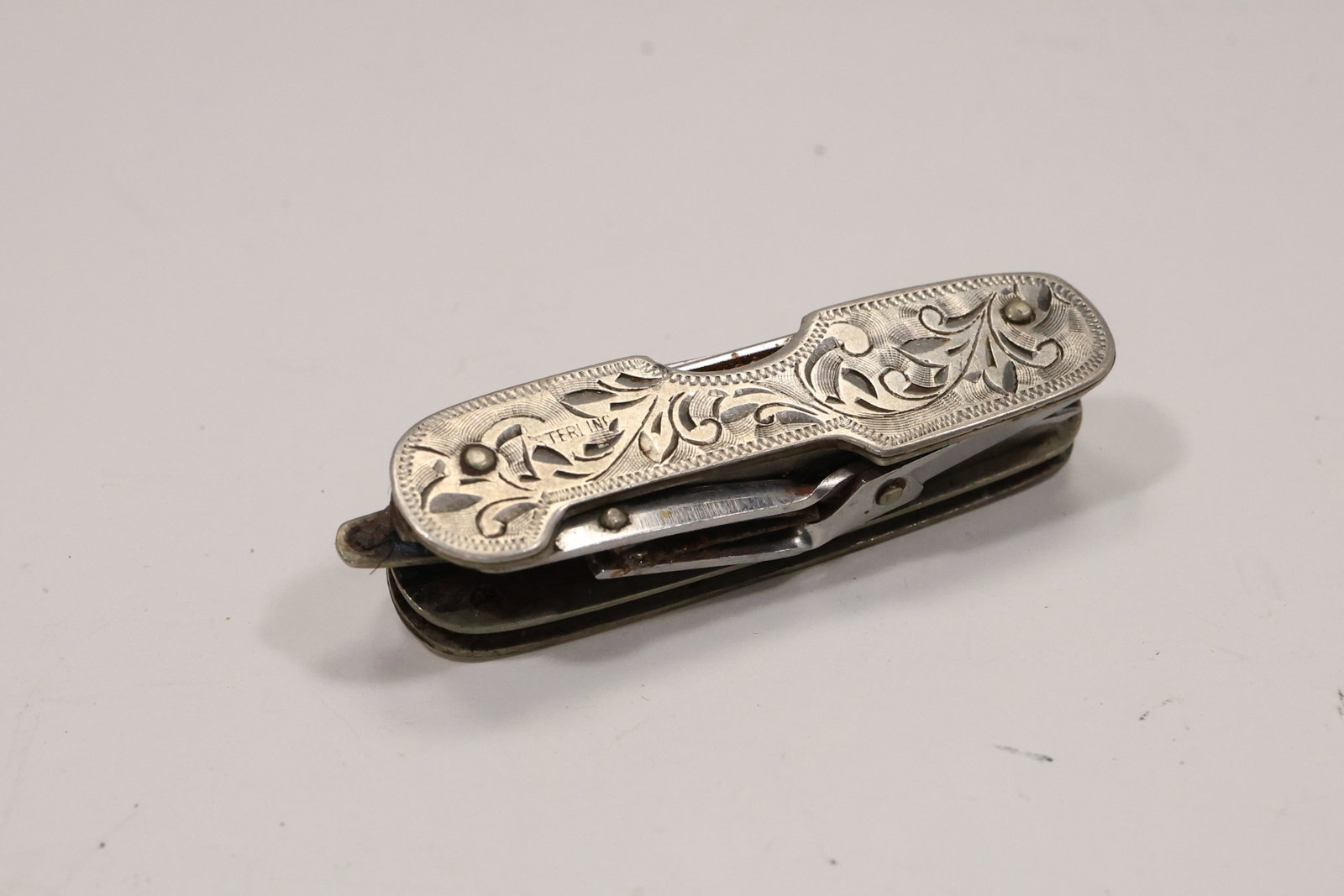 Victorian Style Engraved Sterling Silver Pocket Knife (1 of 8)