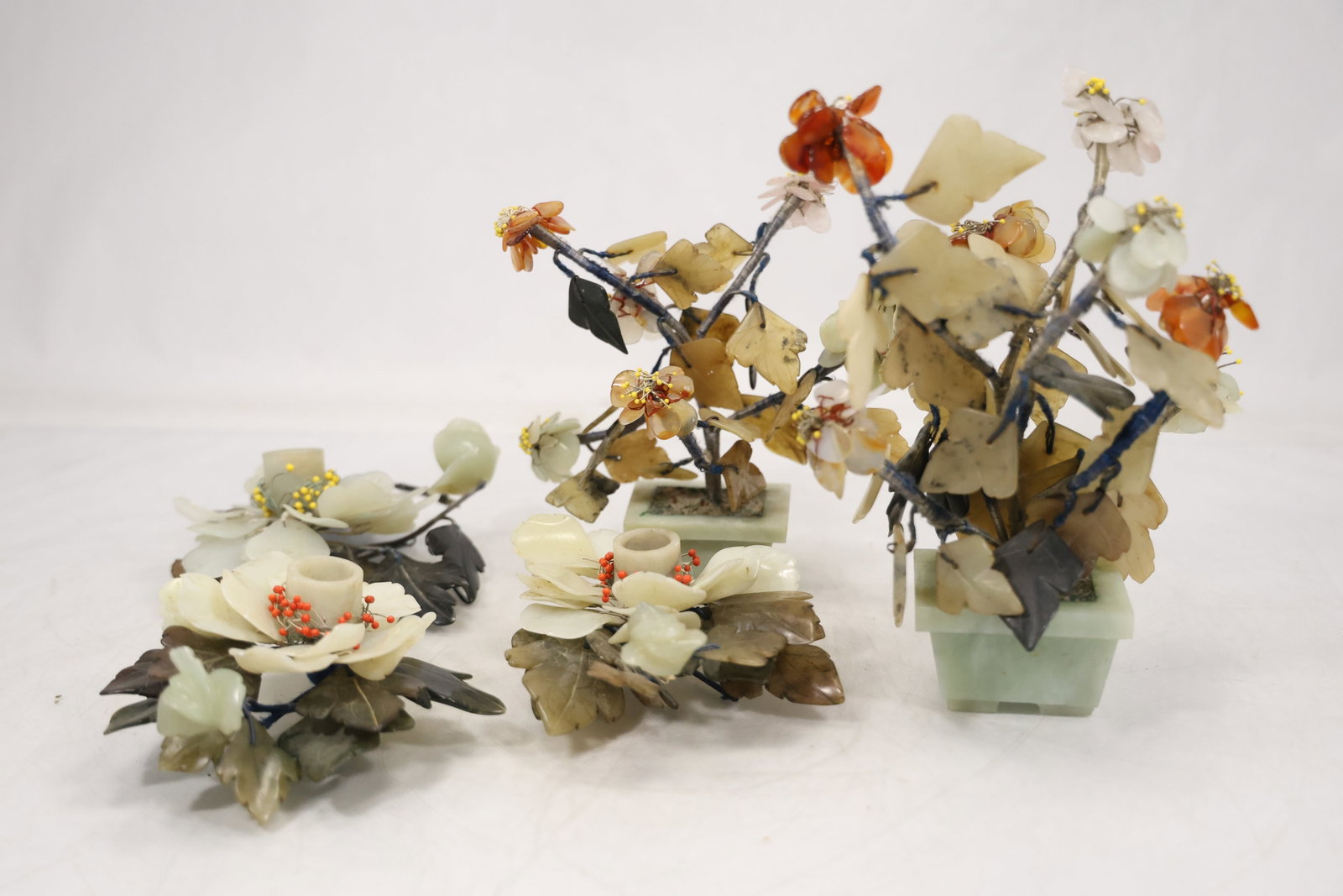 Five Lampworked Glass Flower and Plant Sculptures (1 of 16)