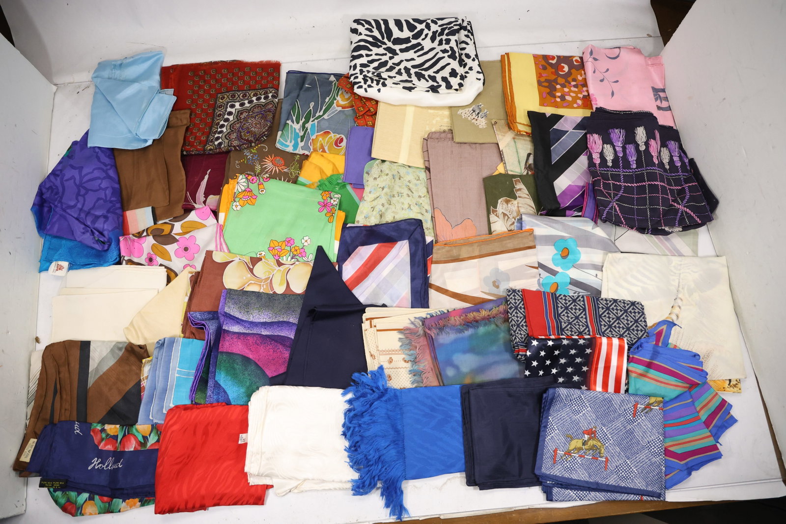 Large Estate Collection of Assorted Printed Scarves (1 of 19)