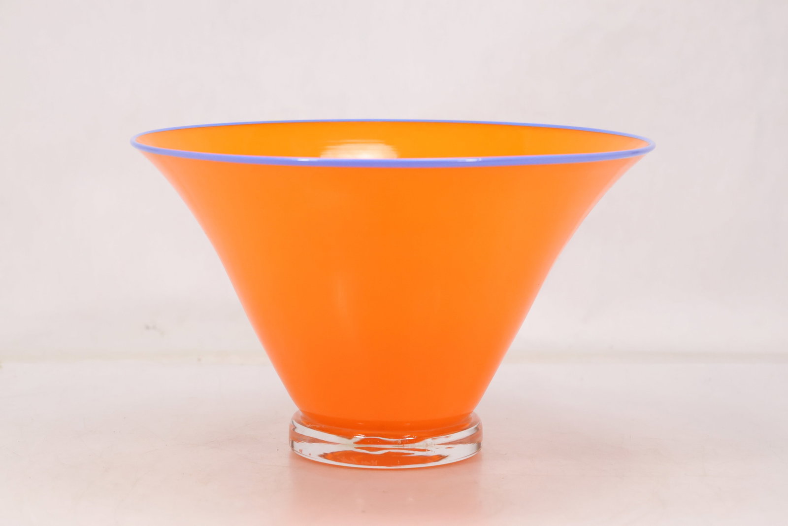 Erik Eiserling 1994 SEA Glasbruk tangerine orange art glass bowl: Erik Eiserling 1994 SEA Glasbruk tangerine orange art glass bowl 6h 10w S:Q** Important Auction information:**** All lot descriptions in this auction were generated using artificial intelligence pilot