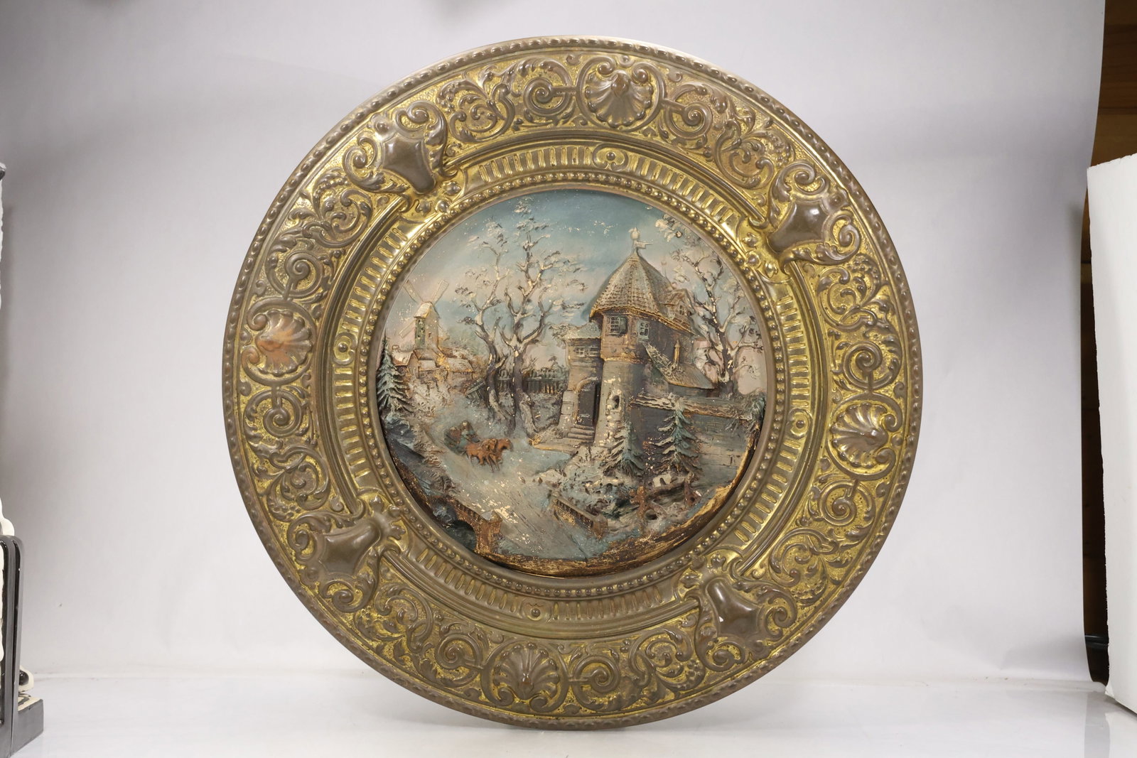 Large Round Classical Architectural Wall Plaque (1 of 14)