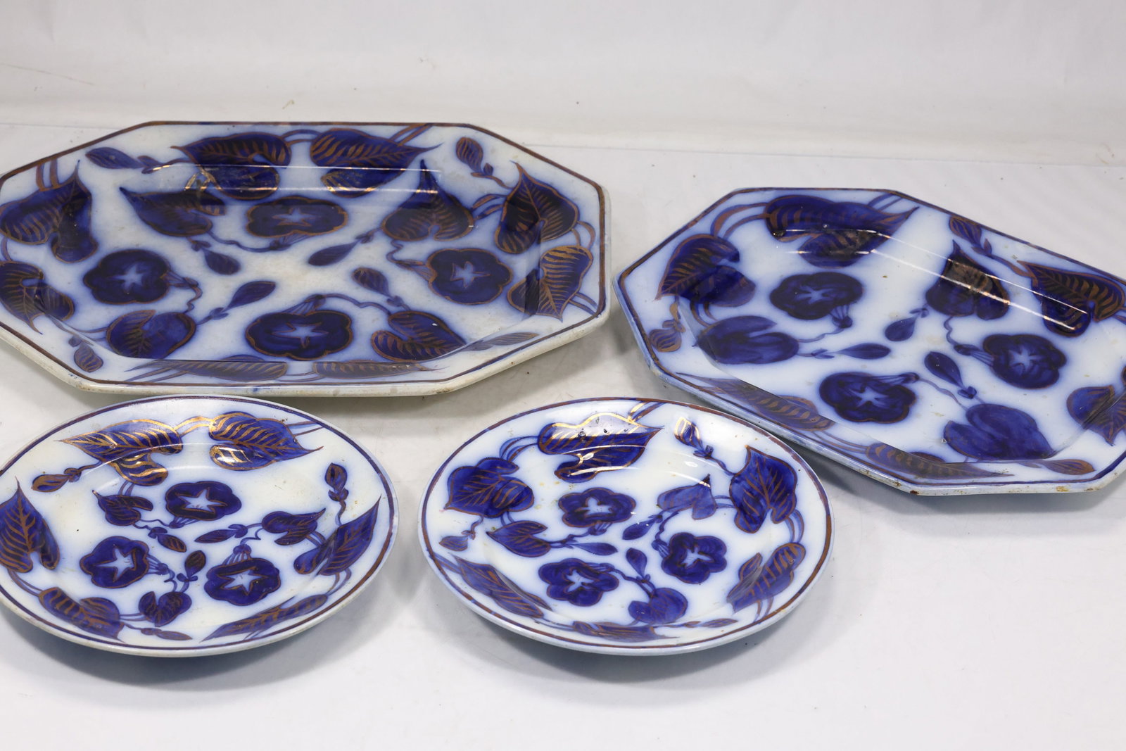 Four Blue and White Porcelain Serving Dishes (1 of 13)