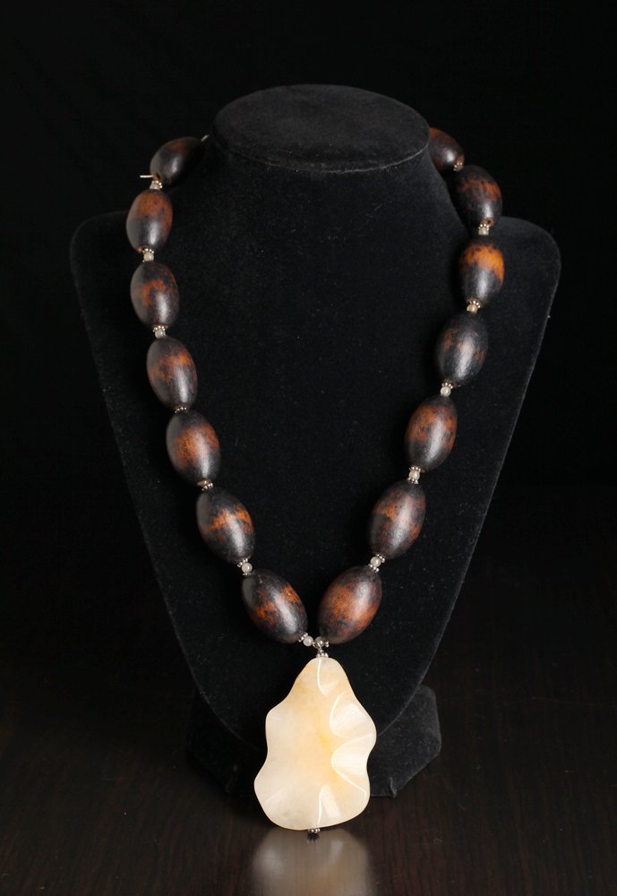 Chinese Wood & Hardstone Necklace (1 of 6)
