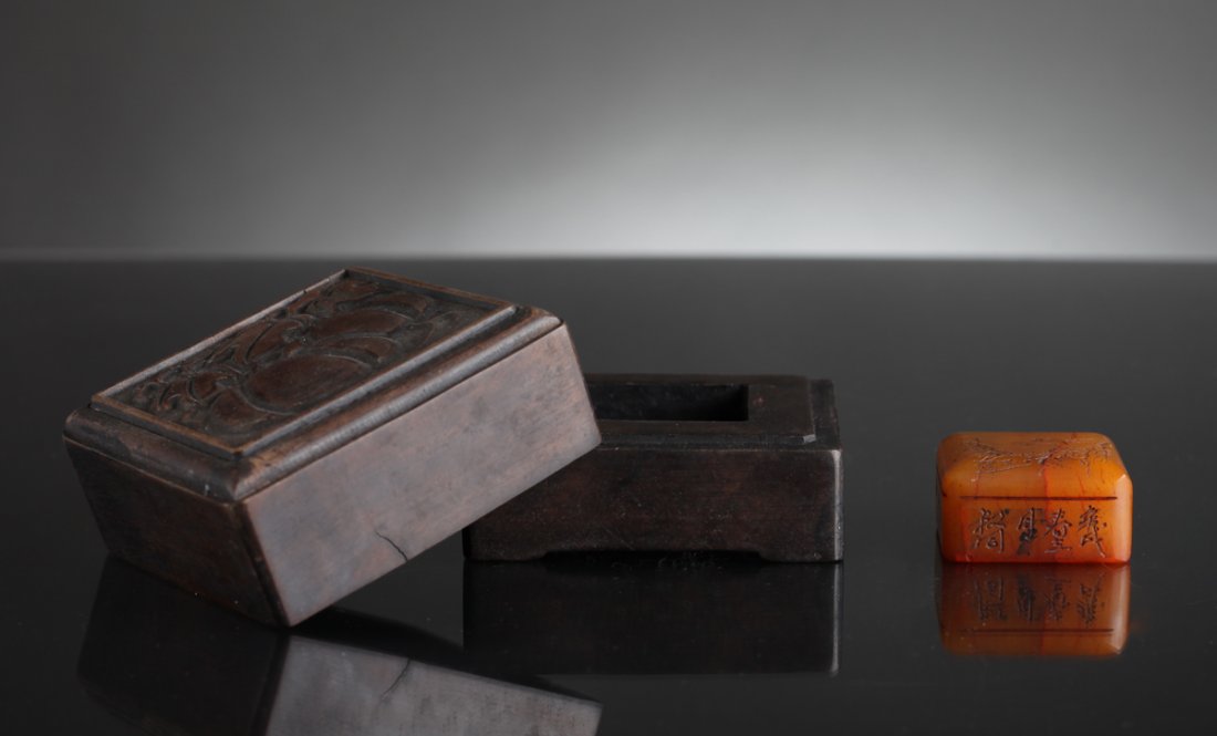 Chinese Shoushan Seal in Wood Box (1 of 7)