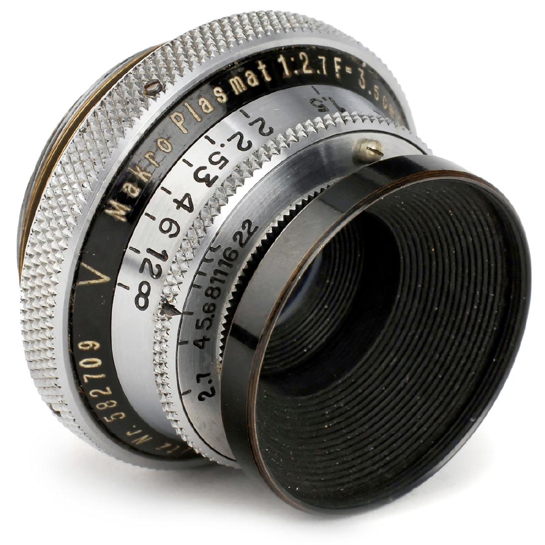 Makro Plasmat 2,7/3,5 cm for Leica Screw-Mount, c. 1934: Makro Plasmat 2,7/3,5 cm for Leica Screw-Mount, c. 1934 Dr. Rudolph Hugo Meyer, Görlitz. No. 582709, Leica M39 screw-mount, coupled rangefinder, black and nickel finish, with original lens hood. –