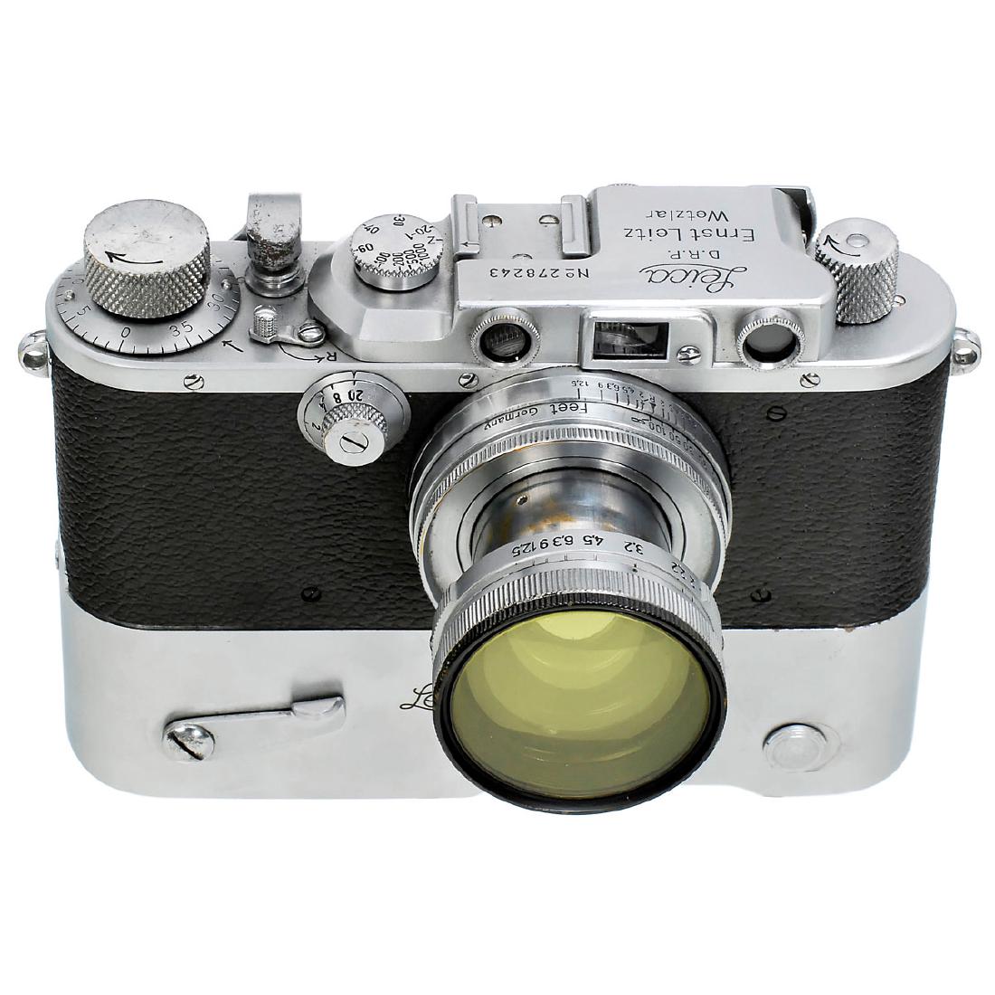Leica IIIa with Summitar 2/5 cm and MOOLY: Leica IIIa with Summitar 2/5 cm and MOOLY Leitz, Wetzlar. Leica IIIa, 1938, no. 278243, chrome, slight crack in front covering, everything else in excellent condition. Summitar 2/5 cm, no. 523733, fee