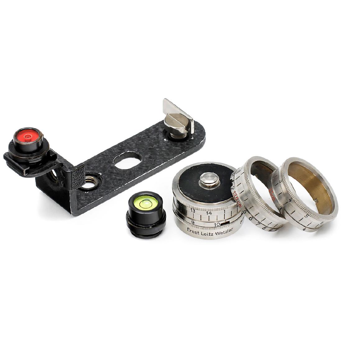 Leitz Panorama Head "FARUX", 1933: Leitz Panorama Head "FARUX", 1933 Leitz, Wetzlar. Set: FIAVI bracket, FIBLA spirit level, FARUX panorama head, with ring 5 cm scale, FAROS 3,5 cm scale, FARLY 13,5 cm scale, with box. – In addition