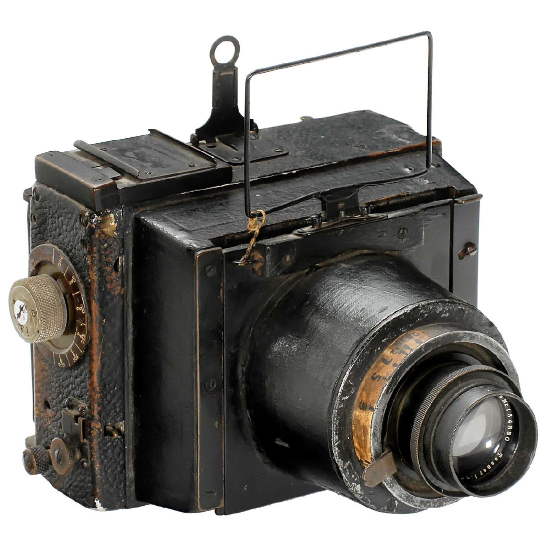Aircraft Camera (9 x 12 cm), c. 1910–20: Aircraft Camera (9 x 12 cm), c. 1910–20 Unmarked, presumably bench-built, body and shutter presumably from England, focal plane shutter, for plates of 9 x 12 cm, with Tessar 4,5/15 cm, no. 134330.
