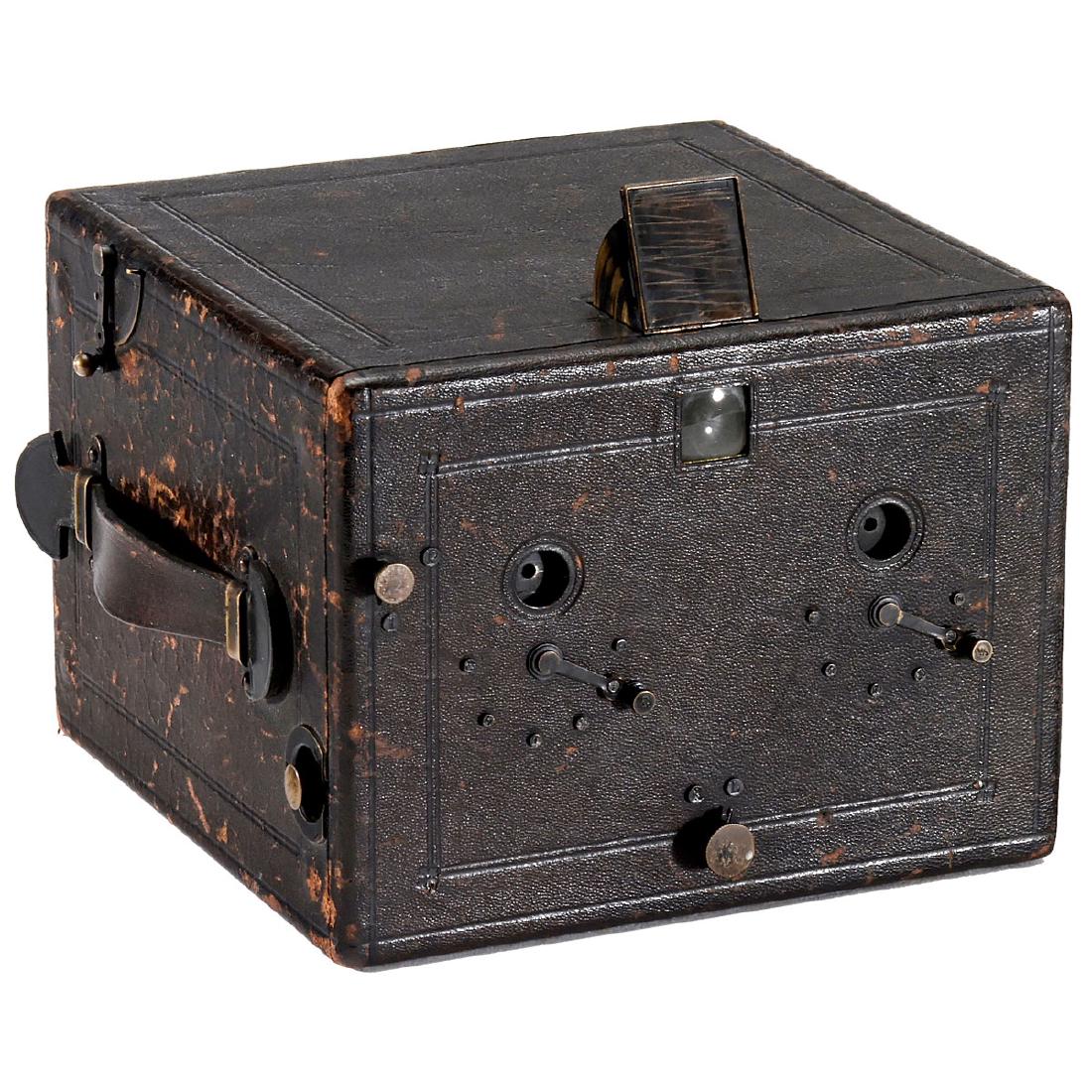 Murer Stereo Express Newness 9 x 18, c. 1900: Murer Stereo Express Newness 9 x 18, c. 1900 Murer, Milano. Box stereo camera for plates of 9 x 18 cm with incorporated plate-changing mechanism, fixed focus lenses with pinhole diaphragms 10 to 40, g