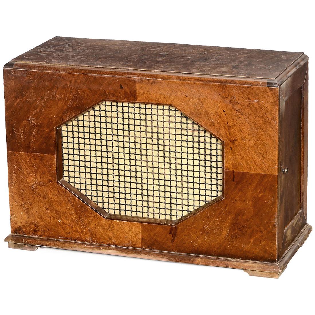 Radiola 312 V Radio Receiver, c. 1930 (1 of 2)