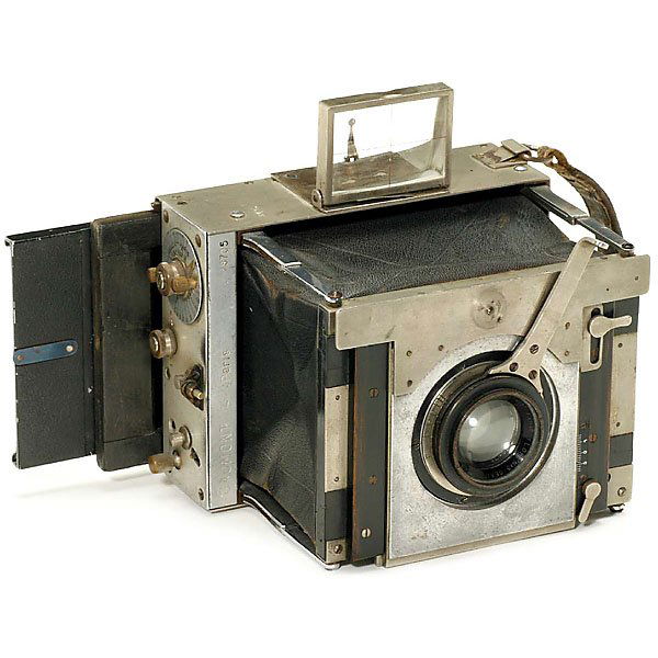 All-Metal Tropical Camera "Gaumont: Reporter", 192: All-Metal Tropical Camera "Gaumont: Reporter", 1924 L. Gaumont & Cie, Paris. 9 x 12 cm. With Berthiot Flor 4,5/135 mm no. 3, focal plane shutter (works inaccurately), optical finder, body no. 8705, ca