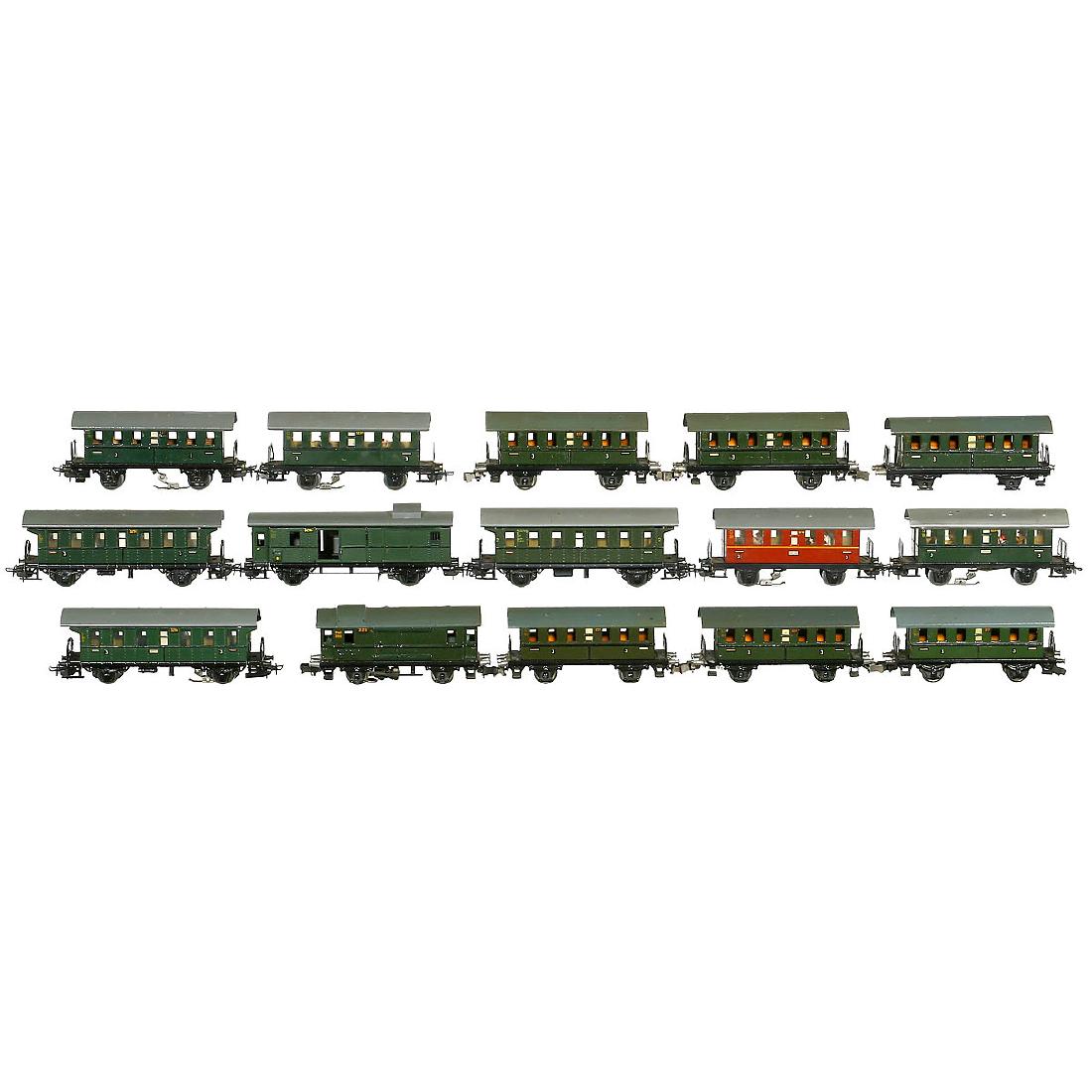 15 Märklin Passenger Cars, 1938 onwards: 15 Märklin Passenger Cars, 1938 onwards Gauge 00/H0, tin, some with claw couplings 327, 327/1, 327/2 (red), 328, 3291, 3294. One car missing wheels, 5 with interior lights. 15 Personenwagen von Mä
