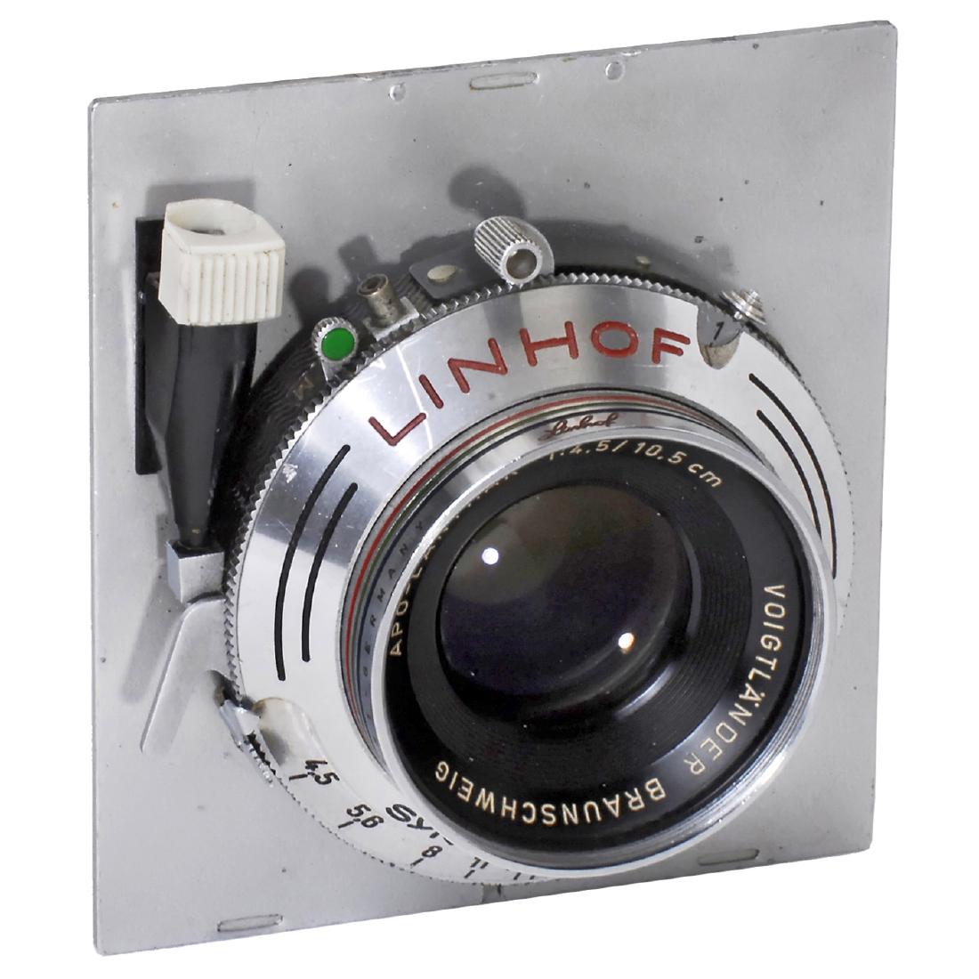 Voigtländer Apo-Lanthar 4,5/10,5 cm: Voigtländer Apo-Lanthar 4,5/10,5 cm Voigtländer, Braunschweig. No. 4304119, on Linhof Technika board, Synchro-Compur. - Sought-after lens. Voigtländer Apo-Lanthar 4,5/10,5 cm Voigtl