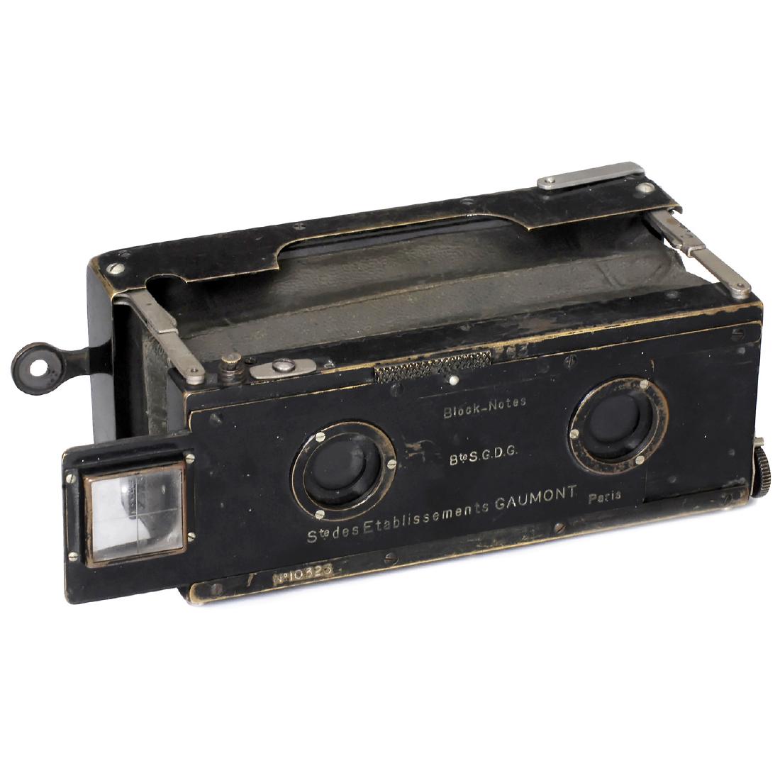 Gaumont Block-Notes Stéréo 45 x 107, 1904: Gaumont Block-Notes Stéréo 45 x 107, 1904 Etablissement Gaumont, Paris. Strut-folding stereo camera für plates of 45 x 107 mm, lenses: E. Krauss Paris Tessar 6,3/55 mm, fixed focus, gui