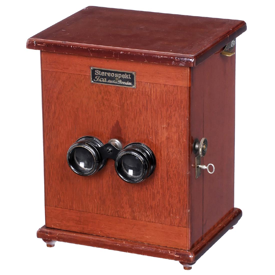 Ica Stereospekt 6 x 13, c. 1910: Ica Stereospekt 6 x 13, c. 1910 Ica AG, Dresden. Series stereo viewer for glass slides of 6 x 13 cm, picture advance via pleated magazines for 12 pictures each (advance stuck), focusing of oculars via