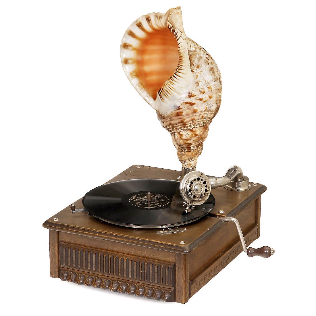Gramophone with Triton's Trumpet Horn (1 of 1)