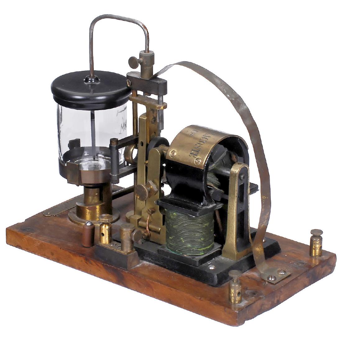 Motor Mercury Interrupter, c. 1900: Motor Mercury Interrupter, c. 1900 Gianoli & Lacoste, Paris. With electric motor and glass container for mercury, on walnut base, size 8 ¾ x 11 ½ in., good original condition. Motorbetrieb