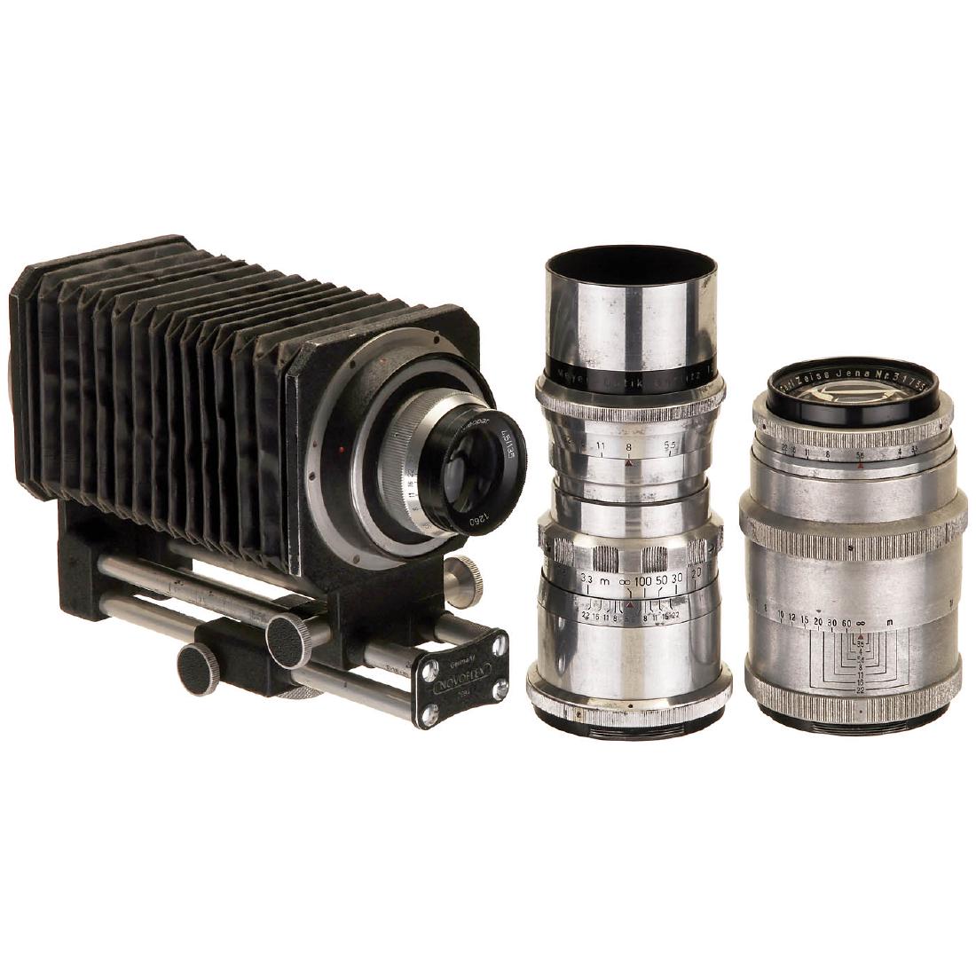 Lenses for Primarflex, 1950s: Lenses for Primarflex, 1950s 1) Zeiss. Tessar 3,5/16,5 cm T, no. 3173562, slightly cloudy inside, aluminum. (3+/3) - And: 2) Meyer-Optik, Görlitz. Telemegor 5,5/250 mm V, no. 1321232, lens hood. (2-3