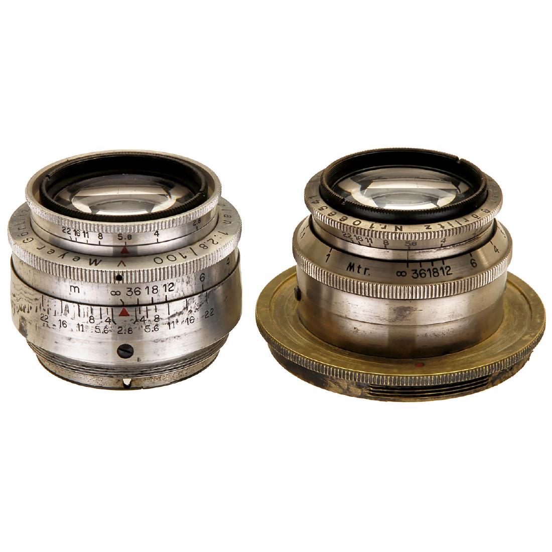 2 Trioplan 2,8/100 mm Lenses for Primarflex Cameras: 2 Trioplan 2,8/100 mm Lenses for Primarflex Cameras Meyer, Görlitz. 1) Trioplan 2,8/100 mm, no. 1066541, with connecting ring (brass) for Primarflex. (3/3) - And: 2) Trioplan 2,8/100 mm V, no. 111464