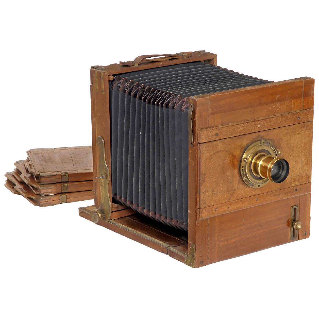 German Field Camera 18 x 24 cm, c. 1880-1900: German Field Camera 18 x 24 cm, c. 1880-1900 Unmarked, polished wood with brass fittings, green bellows with black corners, board lock needs repair, focusing screen back, "Rectiligne extra rapide" len