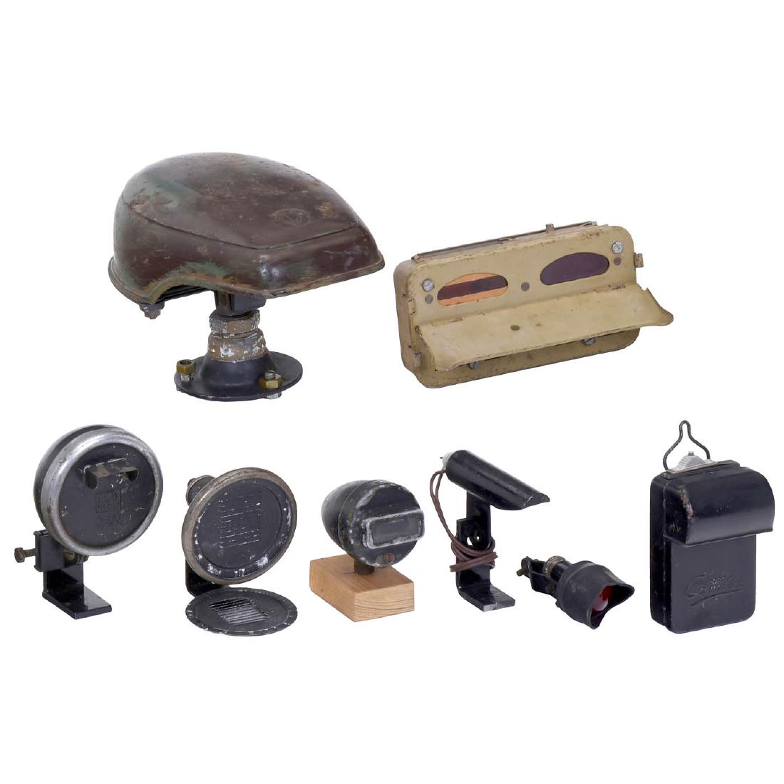 7 World War II Camouflage Lamps, c. 1940: 7 World War II Camouflage Lamps, c. 1940 For military vehicles, trucks and other vehicles. - In addition: 1 hand lamp. 7 Tarnlampen aus dem 2. Weltkrieg, um 1940 Für Militärfahrzeuge, Lastkraftwa