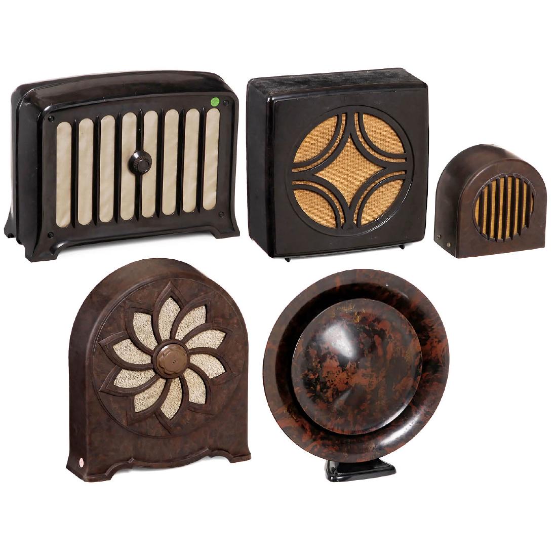 5 Bakelite Radio Loudspeakers: 5 Bakelite Radio Loudspeakers 1) Telefunken Arcophone 5, c. 1930. - 2) Nora L24 "Sunflower", small crack in case, c. 1932. - 3) Philips 9853, for the PTT, c. 1930. - 4) Philips 2082, c. 1933. - And: 5